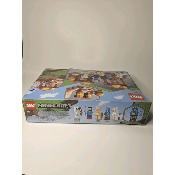 Lego Minecraft The Trading Post 21167 Building Set 5 Figurines Retired New! Gift - Picture 3 of 7